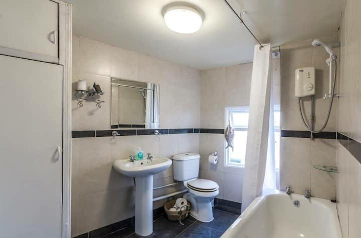 Manorbier Castle Inn Sunset Room Exterior photo